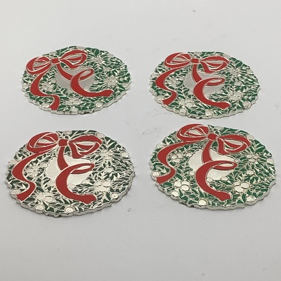 Vintage 1986  Set of Four Oneida Silver Holiday Wreath Coasters - Picture 1 of 9